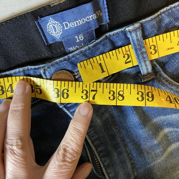 Democracy Jeans Size 16 light wash slight flare leg - Picture 10 of 12